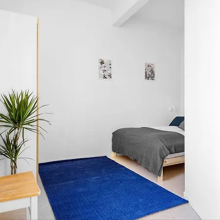 Private Bright Double Next To Fish Market Apartment